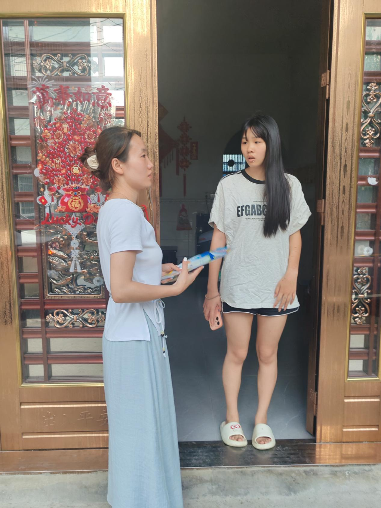 湖南宁远县九龙村：干部入户送安全，织密“护蕾防溺水”保护网